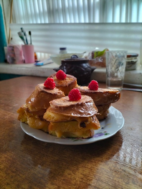 Create meme: pancake cake, pancakes with berries, desserts 