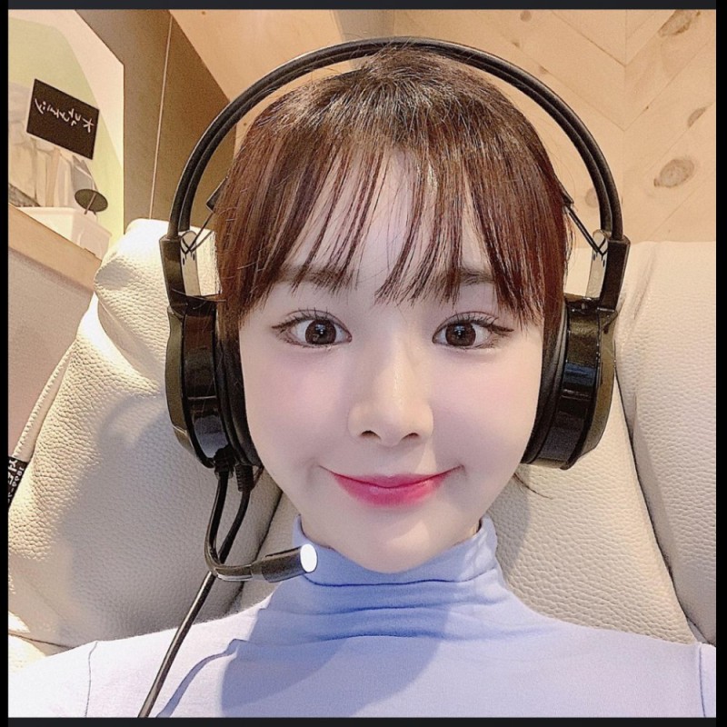 Create meme: chuu loona, girl , Asian 