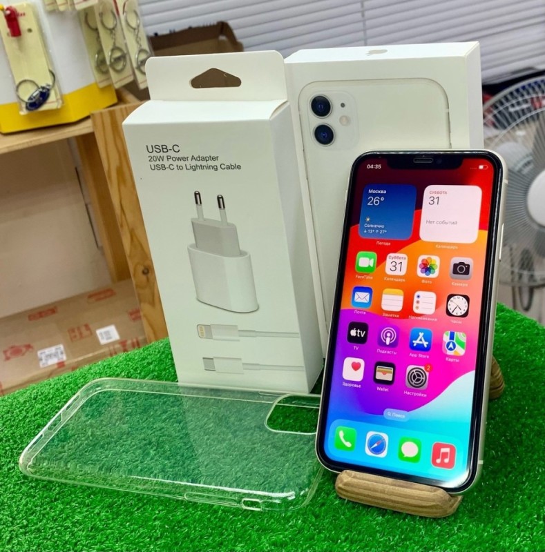 Создать мем: смартфон apple iphone 11, apple iphone 14 128 gb, телефон бу