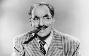 Создать мем: усатый комик с сигарой, граучо маркс маска, groucho marx