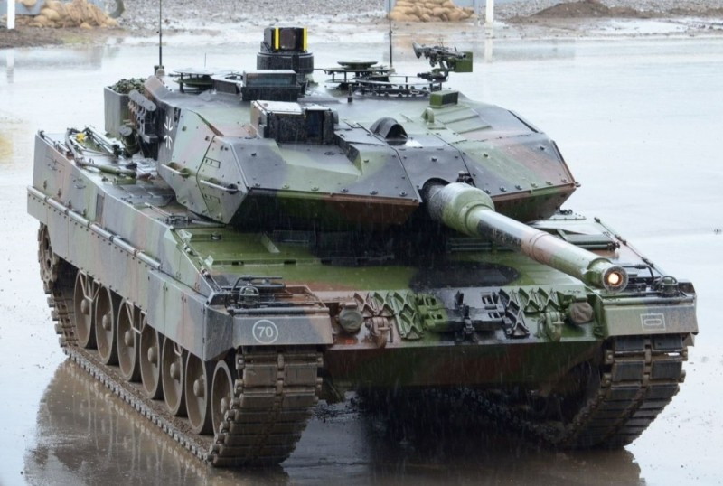 Create meme: leopard 2 tank, leopard 2a6 tank, leopard 2