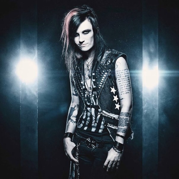 Create meme: Matteo Fabbiani, black veil brides , Andy birsak