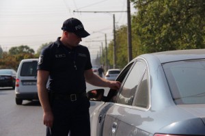 Создать мем: американский полицейский, полицейский сша остановил автомобиль, полиция сток