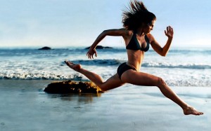 Создать мем: бегущая девушка картинки, бегущая девушка фото, бегущая женщина картинки