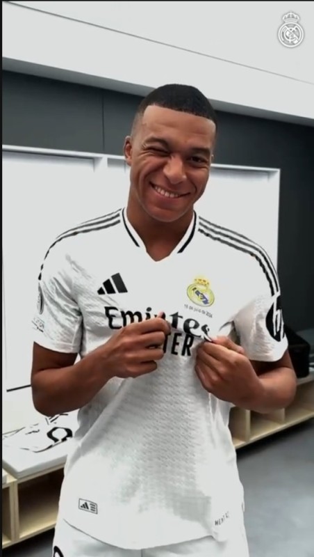 Create meme: mbappe , mbappe real madrid, Killian Mbappe real madrid