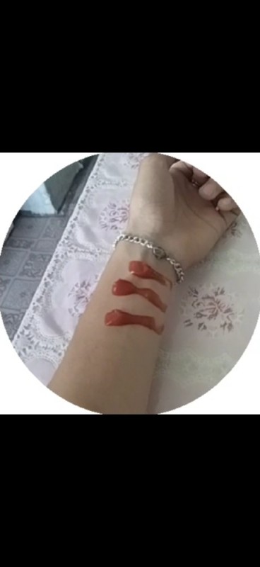 Create meme: body part, matte lipstick, lipstick 