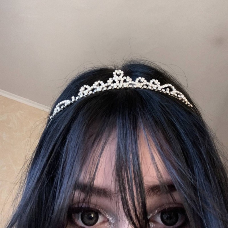 Create meme: crown tiara, tiara for girls, girl 