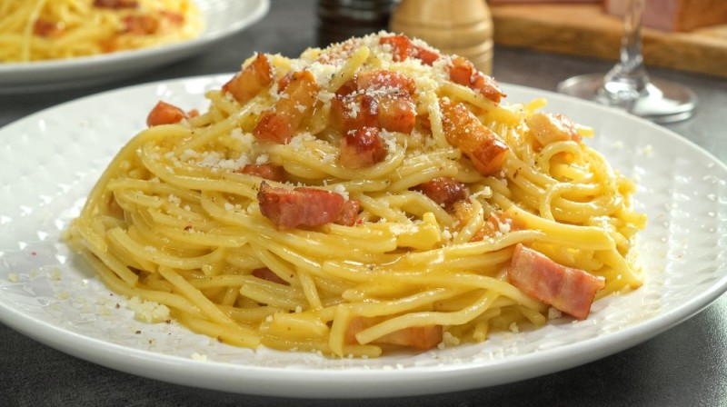 Create meme: spaghetti carbonara 260g, carbonara paste, spaghetti Carbonara