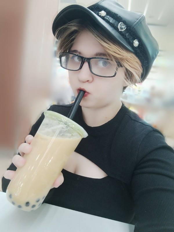 Create meme: bubble milk tea, tapioca bubble tea, bubble milk