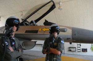 Создать мем: летчицы ввс израиля, пилот истребителя, f16 израильские летчики