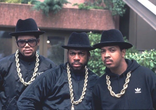 Создать мем: run dmc, три ниггера, три негра