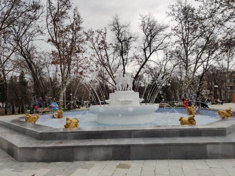 Создать мем: парк им марии байды севастополь, фонтан в парке, парк имени байды севастополь