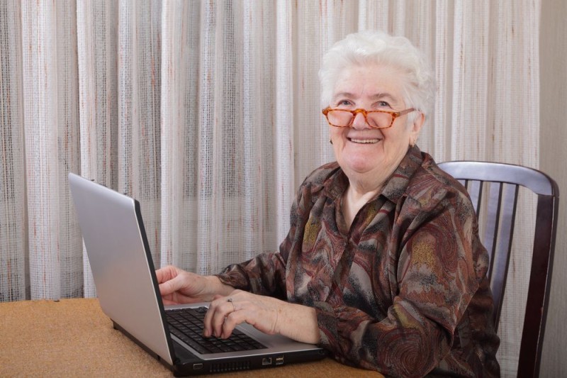 Create meme: a pensioner at the computer, Granny at the computer, an elderly woman at the computer