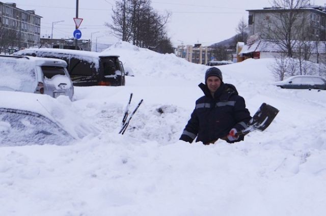 Create meme: snow , cleaning the snow, snow removal 