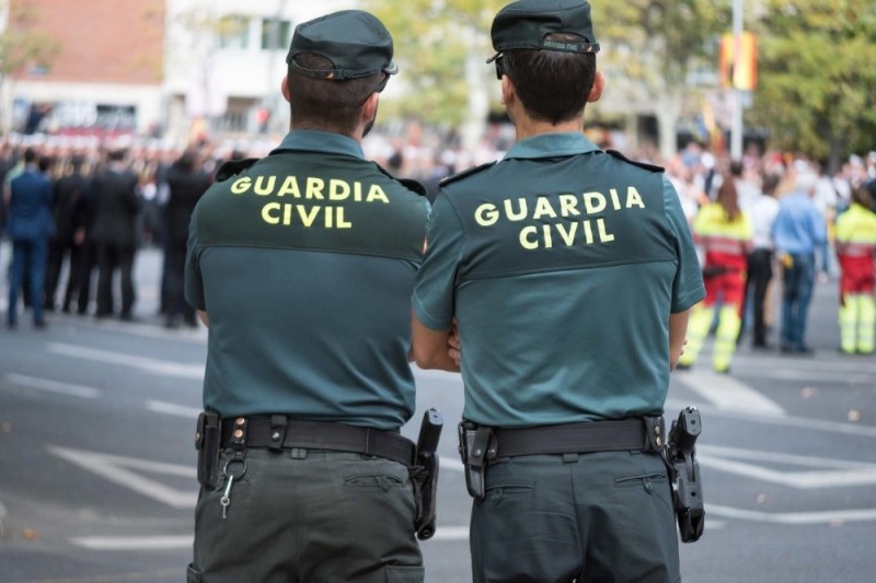Создать мем: guardia, guardia civil в литве, guardia civil испания