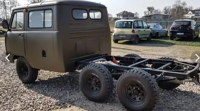 Create meme: frame uaz 3303, uaz loaf 3303, uaz loaf 6x6