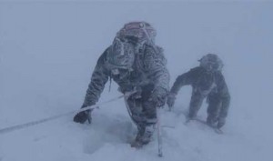 Создать мем: в горы, военные действия спецназа зимой, снежный плен