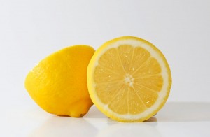 Создать мем: лимонный сок, alternatives to the flu shot, пол лимона