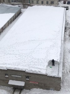 Создать мем: снег картинки, снег фото, roof snow removing