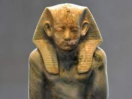 Создать мем: статуи хатшепсут и тутмоса 3, фараон аменемхет 3, египетское искусство