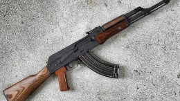 Create meme: kalash assault rifle, kalashnikov ak 47 assault rifle, akm kalashnikov assault rifle
