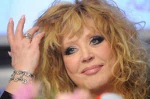 Создать мем: примадонны, алл, alla pugacheva