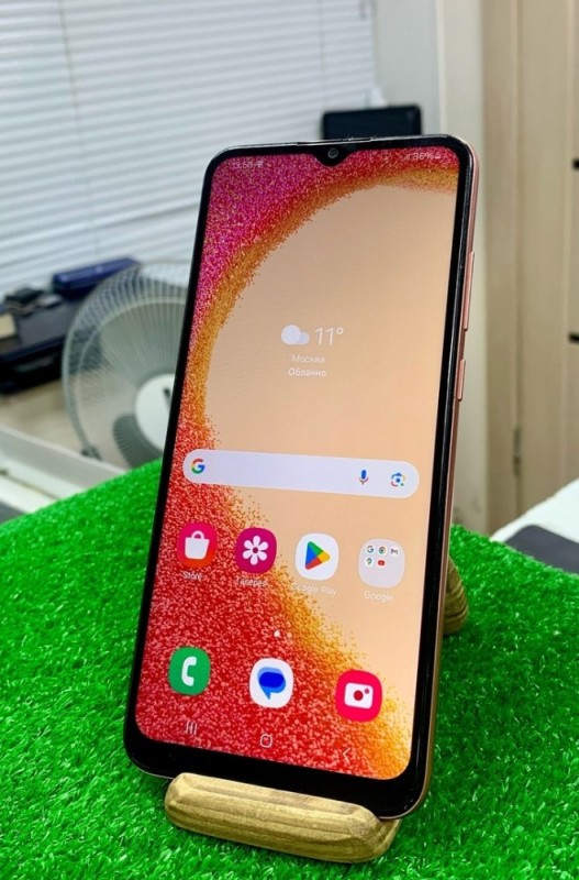 Создать мем: samsung galaxy a 50, смартфон, самсунг а50