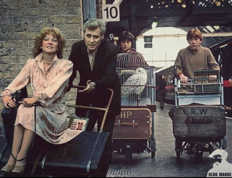 Create meme: king's cross station harry potter, station for two, Harry Potter hogwarts and Hogwarts Express