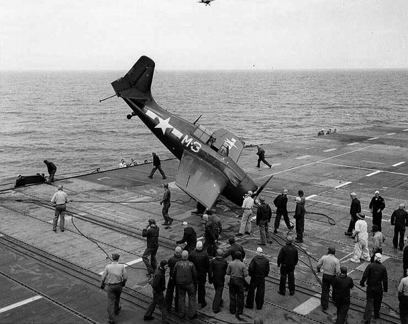 Создать мем: авианосец энтерпрайз 1961, торпедоносцы самолеты второй мировой, fm-2 wildcat