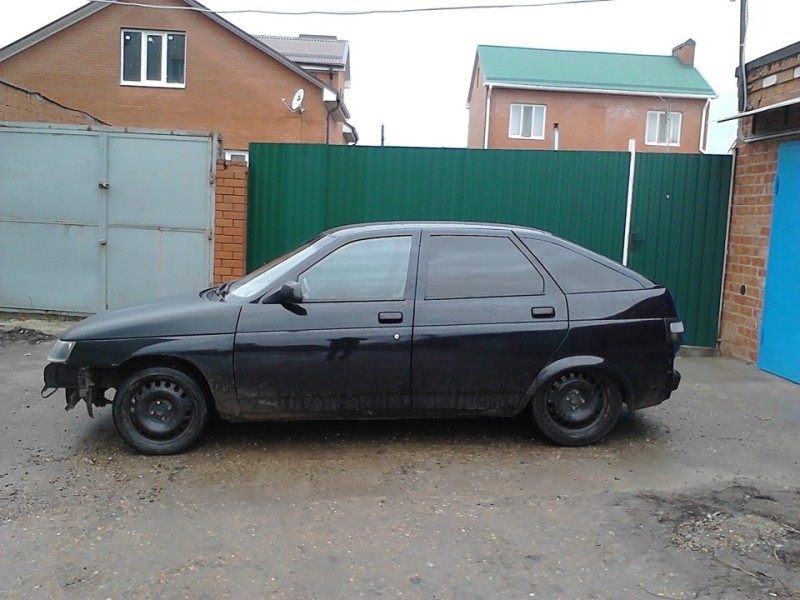 Создать мем: ВАЗ (Lada) Priora, 2112 черная, ваз 2112 2005