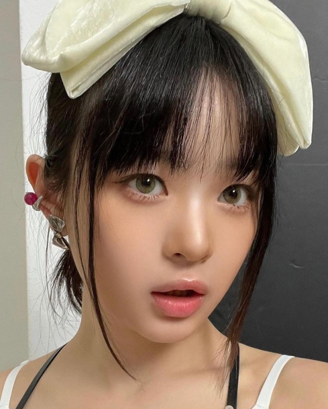 Create meme: beautiful asian girls, cute Asian girls, korean haircuts