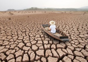 Создать мем: опустынивание глобальное потепление климата, засуха в таиланде, засуха в городе