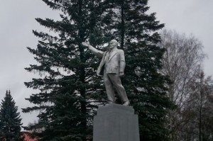 Create meme: pam monuments, Lenin, meme Lenin