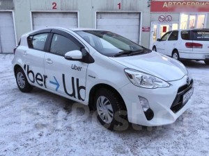 Создать мем: Toyota Verso II, toyota aqua 2015, uber такси рязань