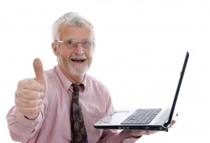 Создать мем: мужчина с ноутбуком, пенсионеры, компьютерная грамотность