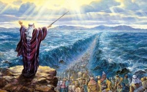 Создать мем: моисей посохом по воде, пророк моисей и чермное море, моисей через чермное море