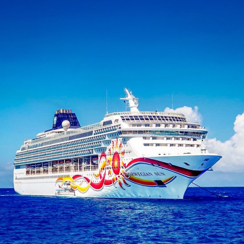 Create meme: cruise ships, norwegian sun liner, sea cruises
