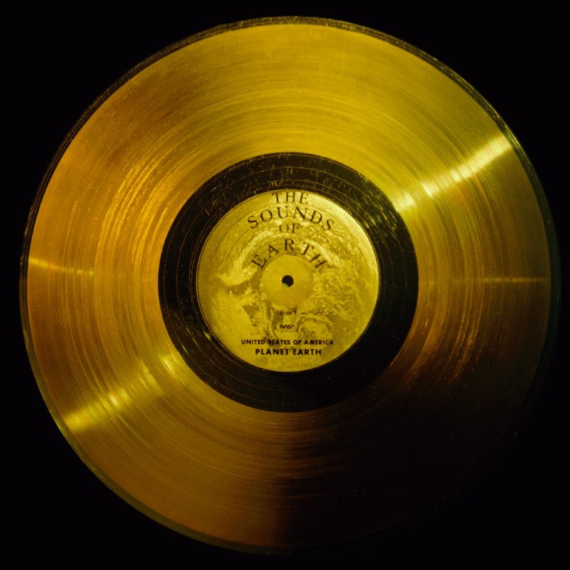 Create meme: Voyager's golden record, 1977. Voyager's golden record., golden plate