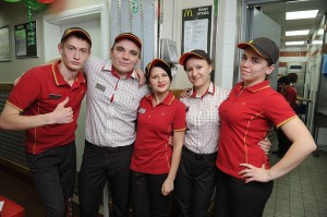 Создать мем: air asia fly attendant, кофейня криспи крим в москве, макдональдс персонал