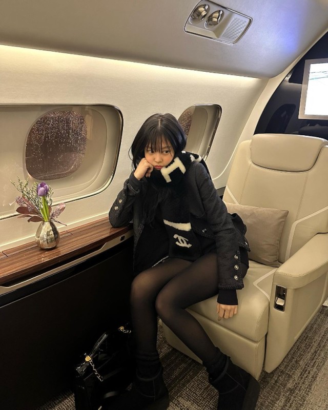 Создать мем: private jet, блэкпинк, blackpink jennie