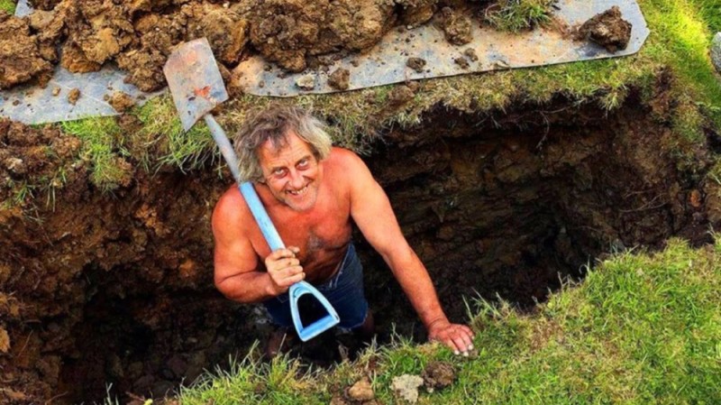 Create meme: digging the grave, The gravedigger's shovel, digging a grave in the cemetery