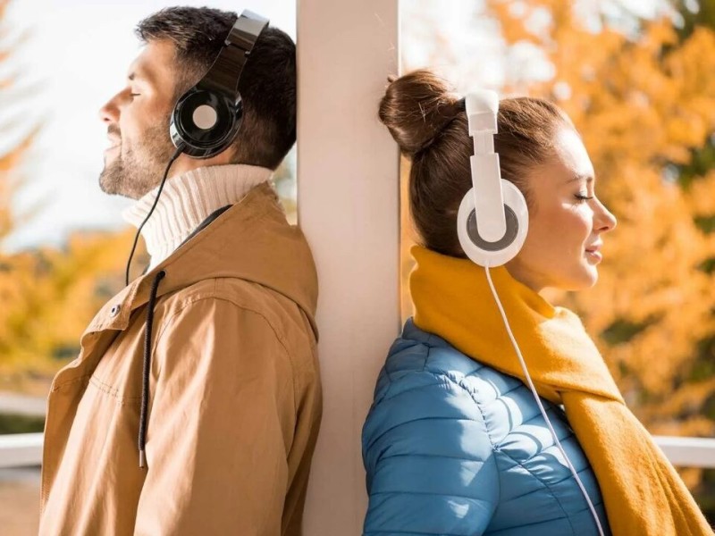 Create meme: headphones , The girl with the headphones, The man with the headphones