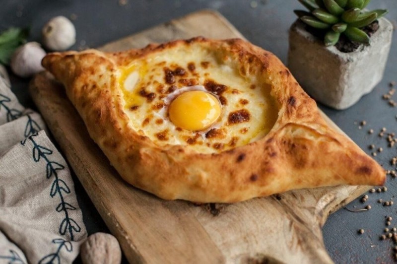 Create meme: Khachapuri Adjarski, Georgian khachapuri, Adjara khachapuri