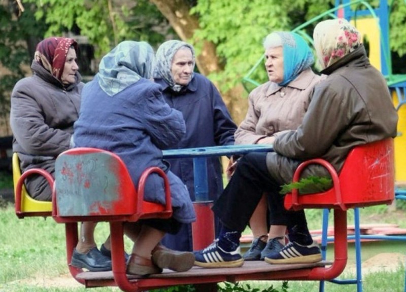 Create meme: where's the money, grandmother on the bench, grandmas spinning 