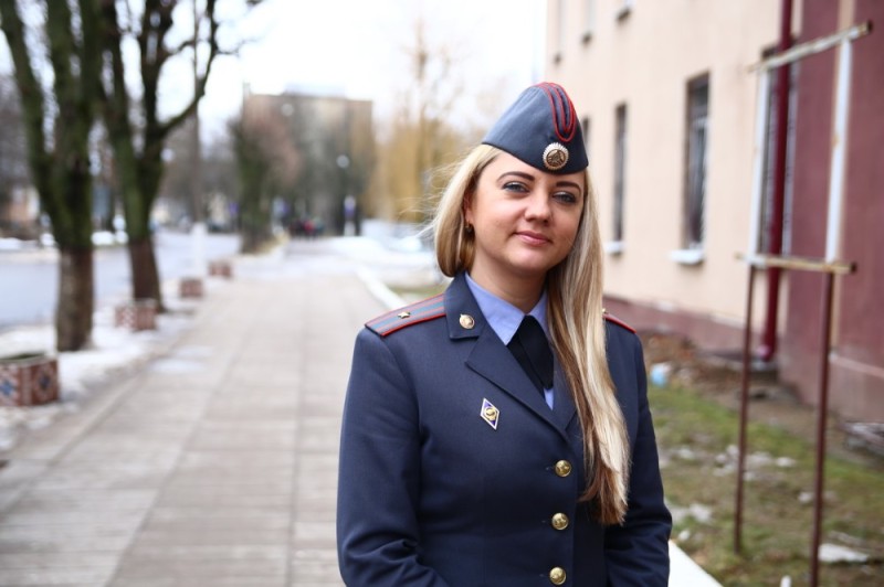 Create meme: female police uniform, police uniform, a girl in a police uniform