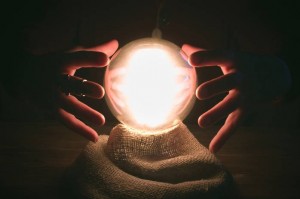 Создать мем: экстрасенс магия руки, crystal ball, экстрасенс свечи хрустальный шар