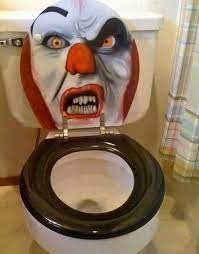 Create meme: funny toilets, toilet humor, scary toilet bowl