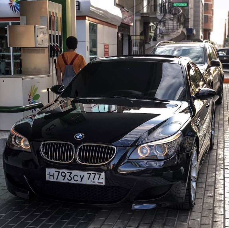 Создать мем: бмв м 5, bmw e60 777 вор, чёрная бмв м 5