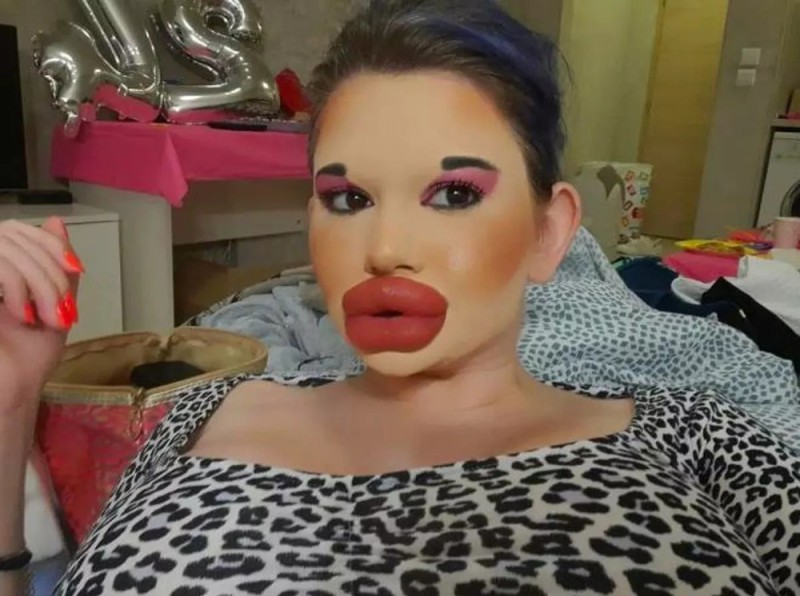 Create meme: big lips, the girl with the biggest lips, huge lips