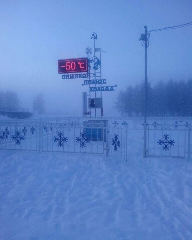 Create meme: oymyakon yakutia, monument oymyakon pole of cold, the pole of cold oymyakon